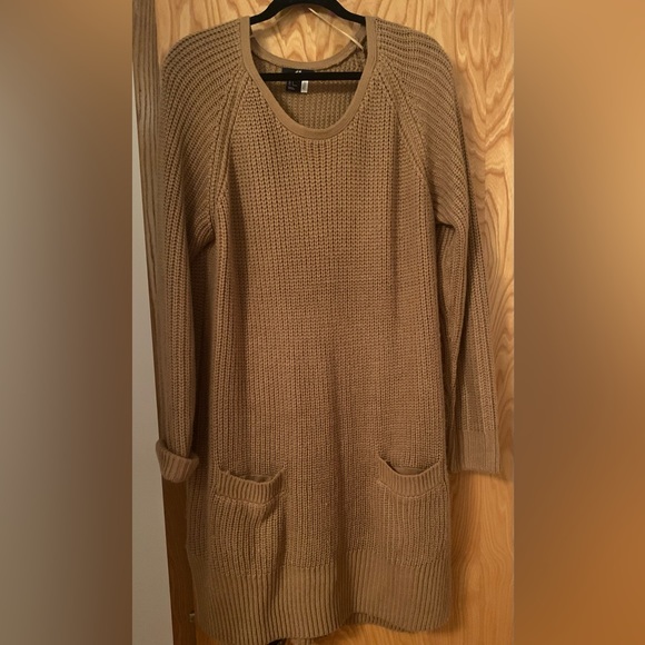 H&M beige sweater dress in large with faux leather elbow patches - Picture 2 of 2